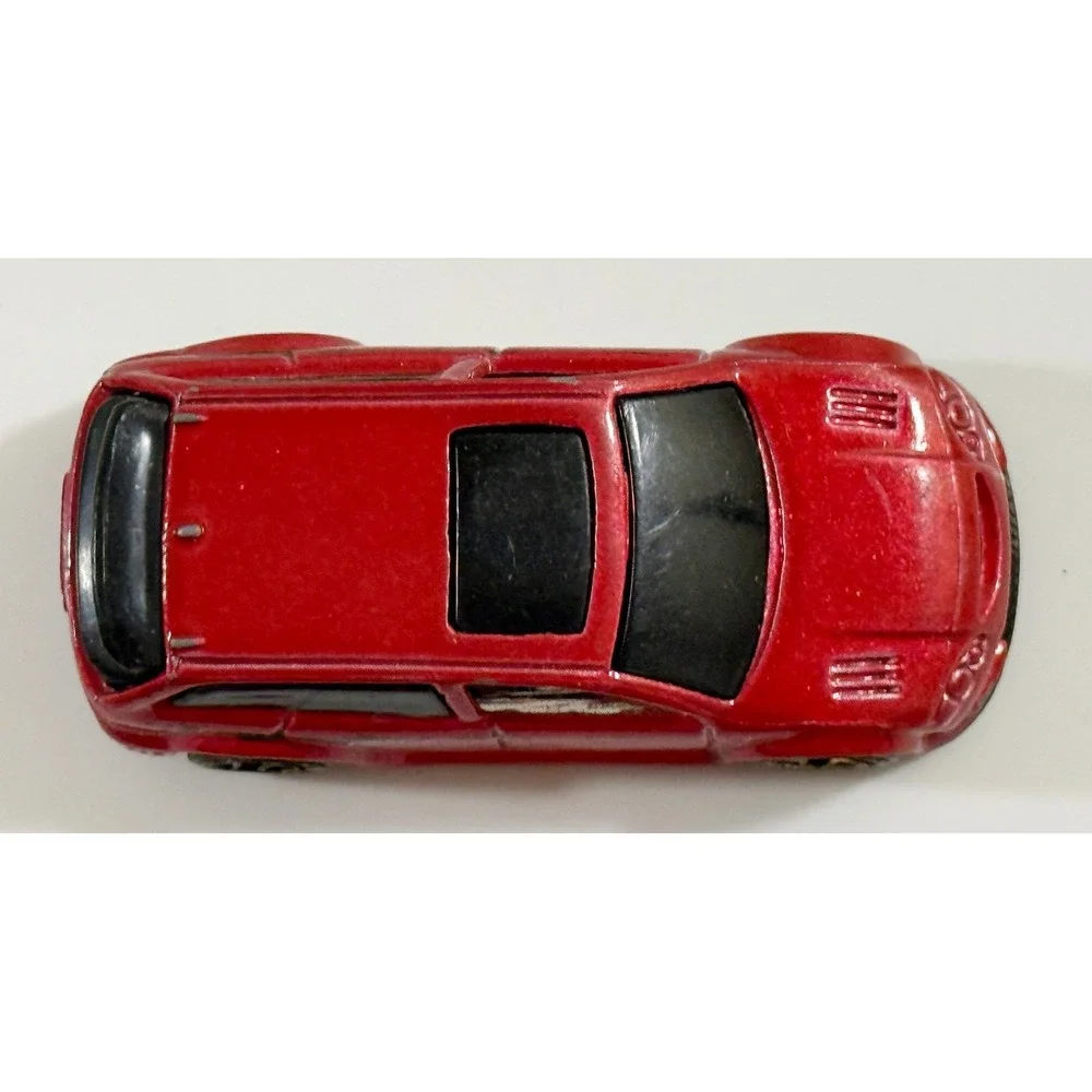 Hot Wheels Audacious Toy Car Kids 1:64 Red Die-Cast 2002 Mattel P3988Y Hatchback